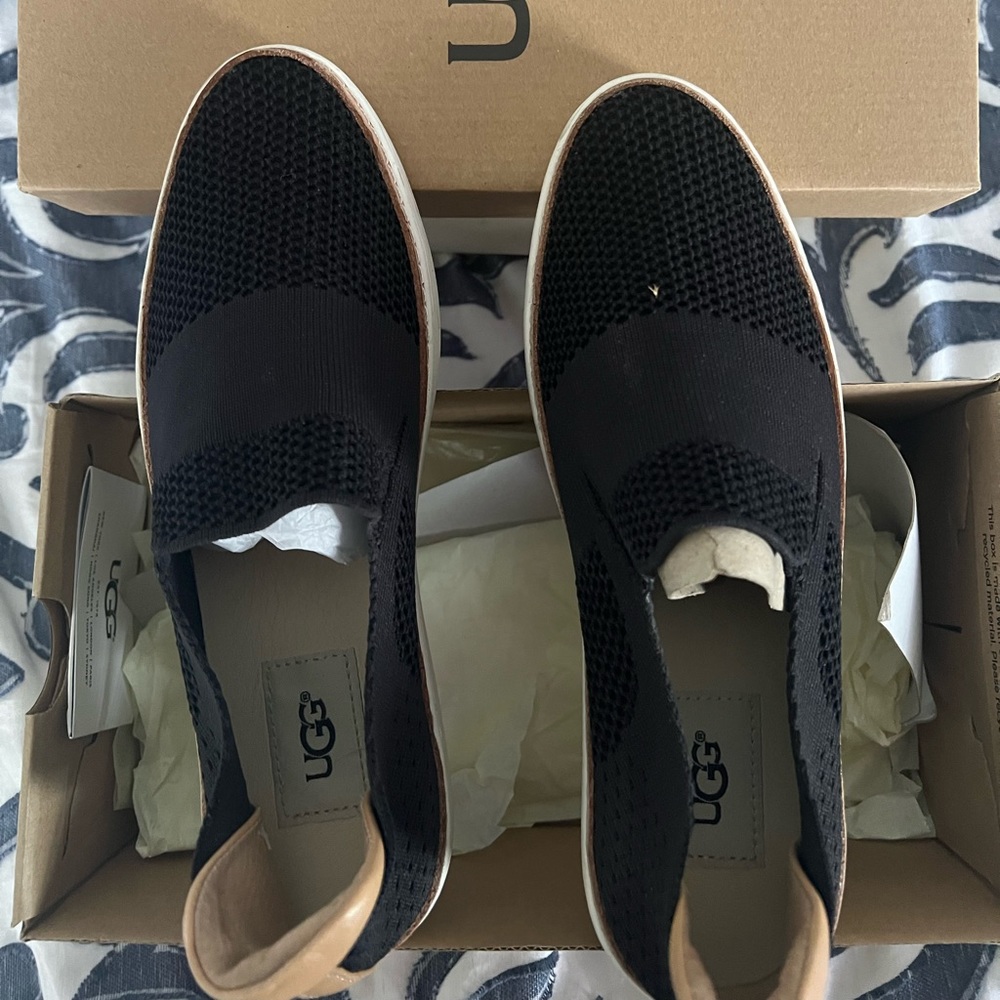 Ugh Sammy Slip On Shoes - Black